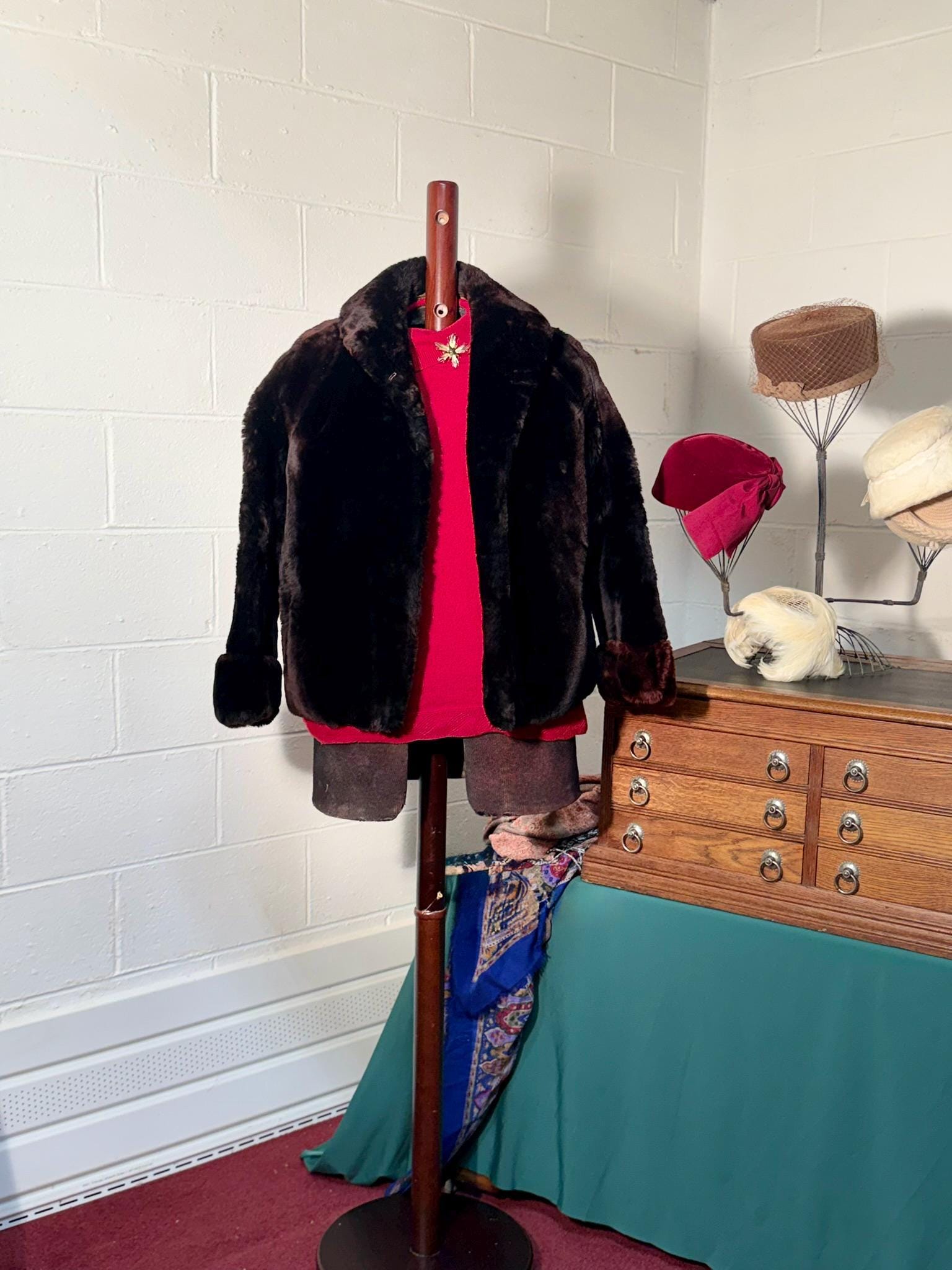 Stone & Thomas Vintage 1950s Mouton Fur Jacket