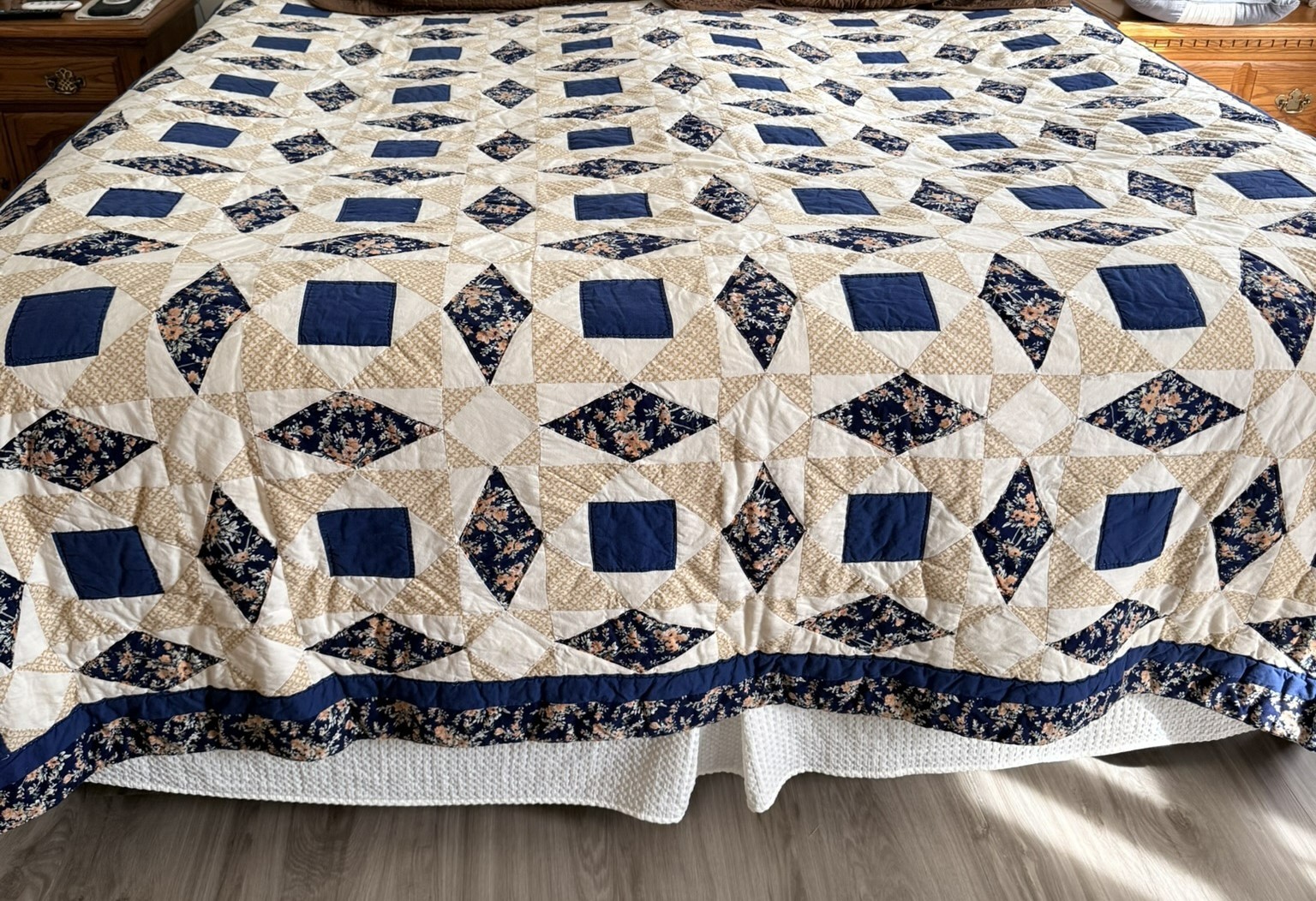 Diamond In Square Quilt - 86" x 90"